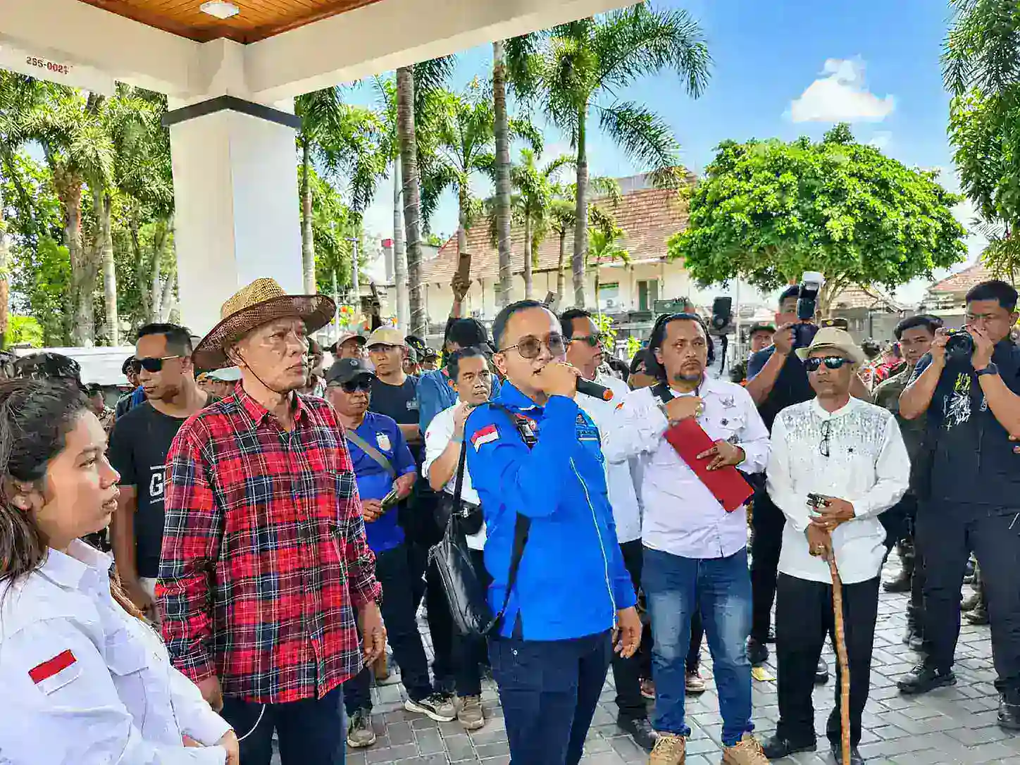 Aksi Damai di Depan DPRD Kabupaten Malang, Massa Desak Dugaan Kekerasan Diusut Tuntas