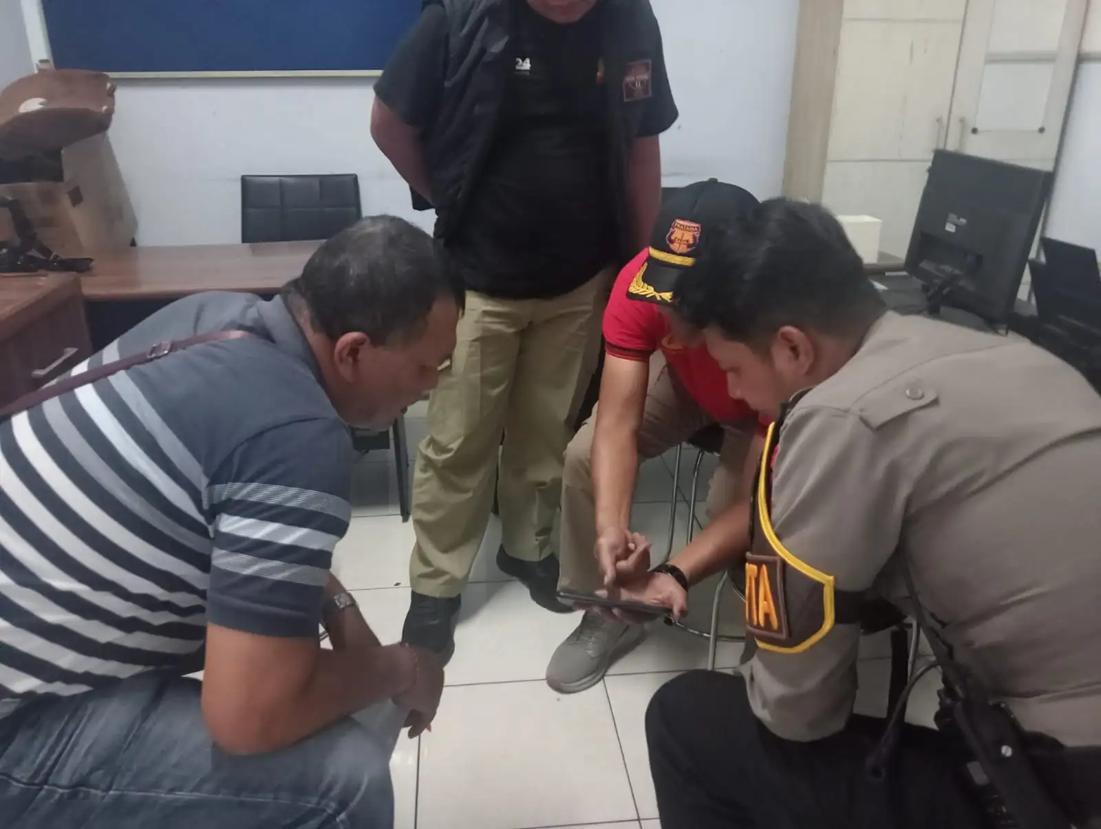 Respon Cepat Polresta Malang Kota Klarifikasi dan Cek CCTV, Terkait Video Viral Pria Diduga Masuk Kolong Mobil di Parkiran