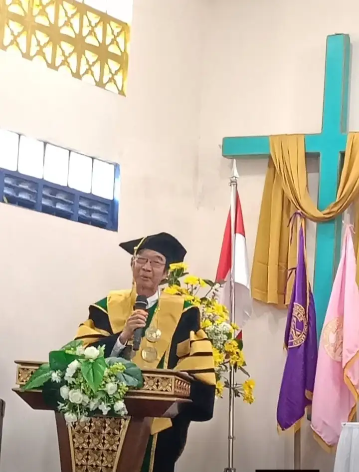 Prof. Dr. Harianto GP. D.Th., D.Ed Catat Sejarah Sebagai Profesor Teologi Kristen Pertama dari Jawa Timur