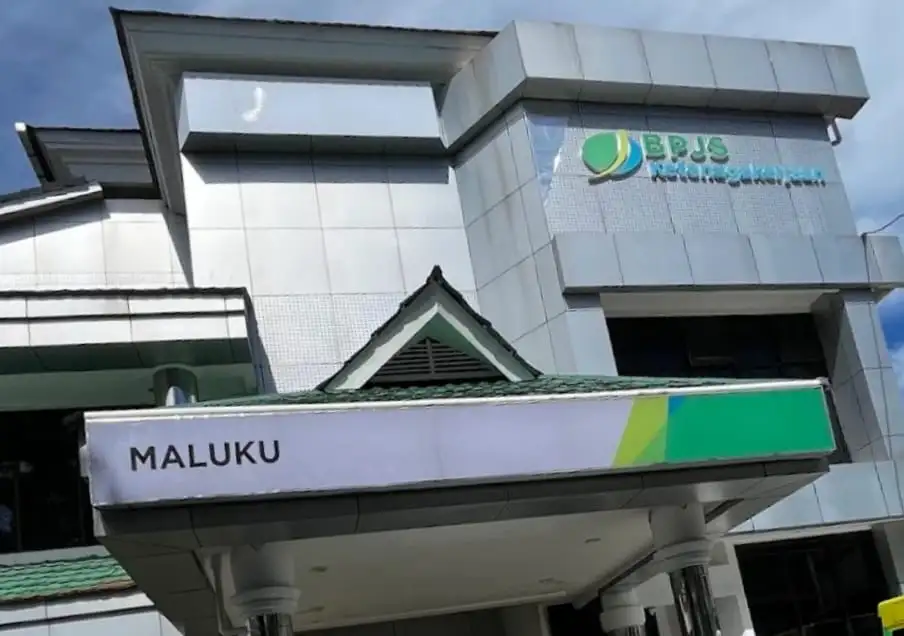 PELAYANAN LAMA DILAKUKAN OLEH  PETUGAS BPJS KETENAGAKERJAAN MALUKU